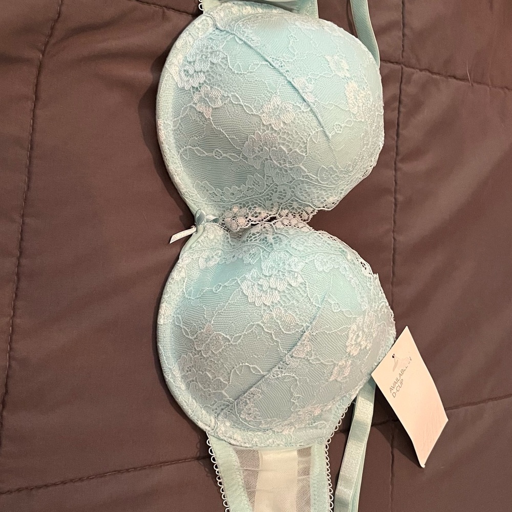 H&M Lace Underwire Bra in Soft Blue
